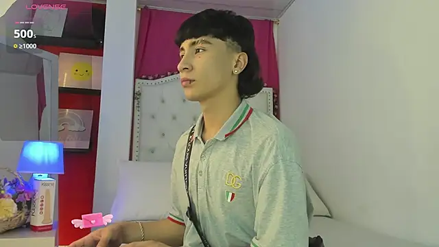 Snapshot of XaanderGrey chatting on November 21, 2025, 7:46 pm XaanderGrey online show from November 21, 2025, 7:46 pm