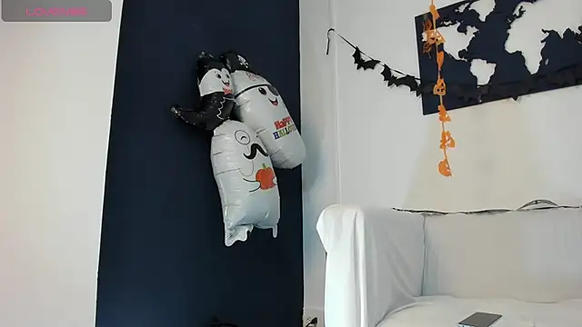 Snapshot of XaanderGrey chatting on October 31, 2025, 11:18 am XaanderGrey online show from October 31, 2025, 11:18 am