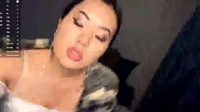 Snapshot of Ur_neighbor_Kira chatting on December 15, 2025, 4:46 pm Ur neighbor Kira online show from December 15, 2025, 4:46 pm