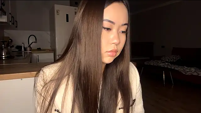 Snapshot of Ur_neighbor_Kira chatting on October 27, 2025, 12:28 pm Ur neighbor Kira online show from October 27, 2025, 12:28 pm