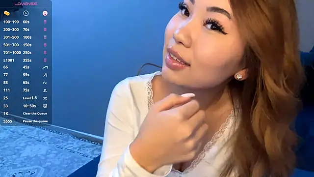 Ur neighbor Kira online show from January 18, 2026, 12:19 pm