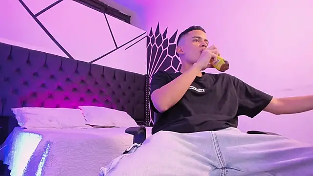 JuanSixx online show from October 6, 2025, 3:40 am