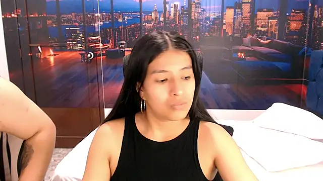 Charly and laura online show from October 10, 2025, 7:15 pm
