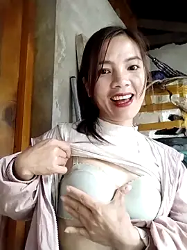 Snapshot of lmc-zz chatting on February 13, 2026, 3:50 am lmc-zz online show from February 13, 2026, 3:50 am