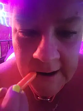 violentviolet68 online show from June 23, 2026, 3:43 pm