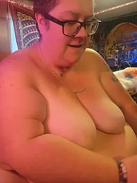 violentviolet68 online show from June 17, 2026, 3:44 pm