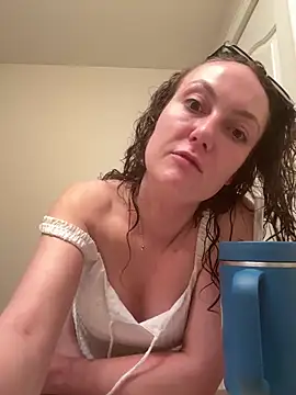 Snapshot of sexybriiiixoxo chatting on June 25, 2026, 8:19 am sexybriiiixoxo online show from June 25, 2026, 8:19 am