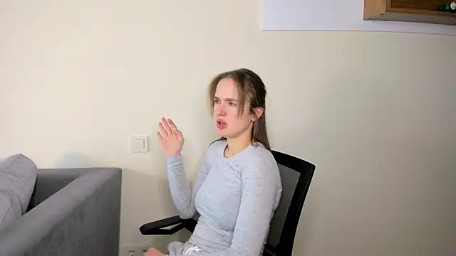 LilMary  online show from March 5, 2026, 7:27 am