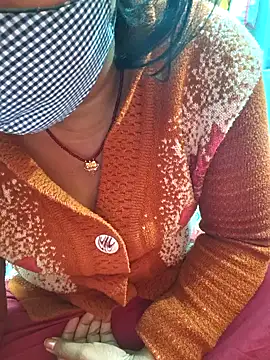 Snapshot of Desi_Lilly01 chatting on November 25, 2025, 6:36 am Desi Lilly01 online show from November 25, 2025, 6:36 am