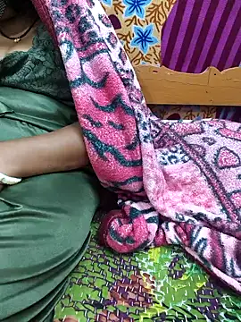 Snapshot of Desi_Lilly01 chatting on November 27, 2025, 7:25 pm Desi Lilly01 online show from November 27, 2025, 7:25 pm