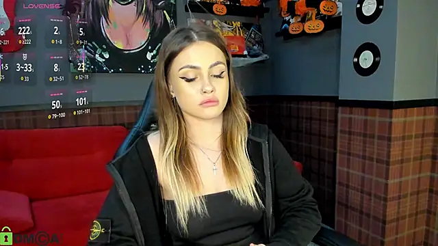 KarinaBroks online show from October 30, 2025, 3:20 pm