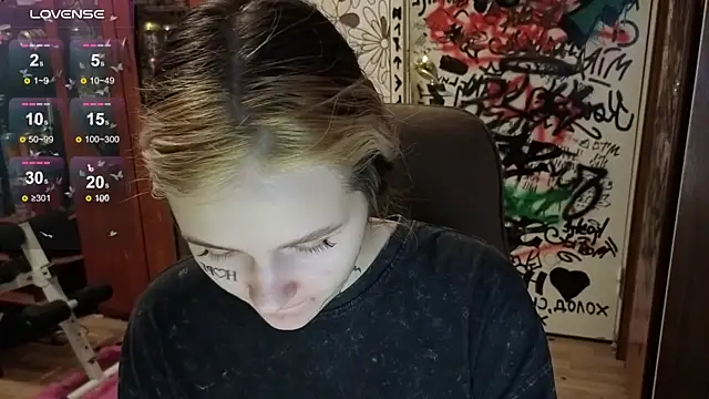 Snapshot of Liaaa_Li chatting on October 30, 2025, 1:42 pm Liaaa Li online show from October 30, 2025, 1:42 pm