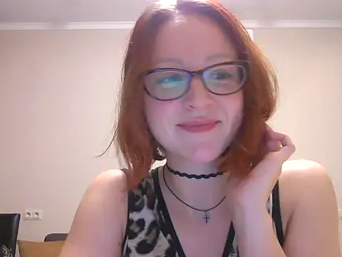 Snapshot of Sweet00Fox chatting on November 4, 2025, 6:55 pm Sweet00Fox online show from November 4, 2025, 6:55 pm