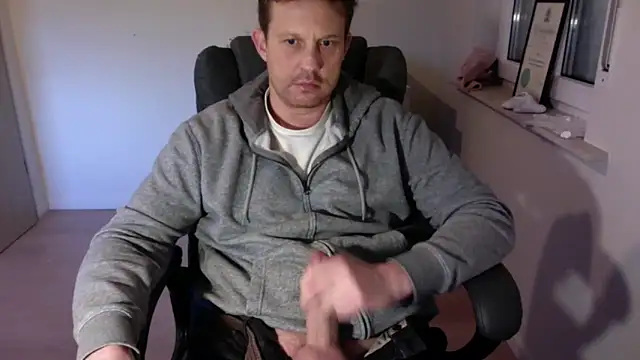 Snapshot of bull_TBM chatting on November 3, 2025, 7:35 am bull TBM online show from November 3, 2025, 7:35 am