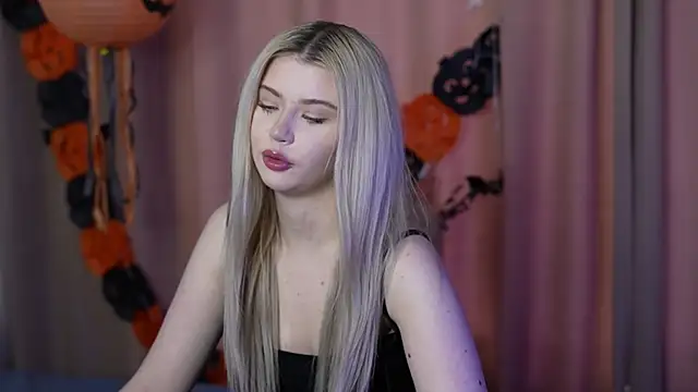 Snapshot of AshleyNikoo chatting on November 2, 2025, 9:25 am AshleyNikoo online show from November 2, 2025, 9:25 am