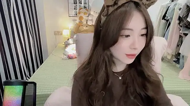 Snapshot of Gardenia-222 chatting on November 27, 2025, 11:43 am Gardenia-222 online show from November 27, 2025, 11:43 am