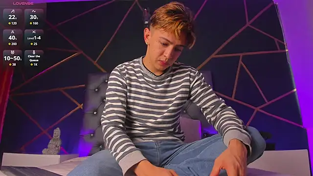 Lian Miller1  online show from February 15, 2026, 8:19 pm