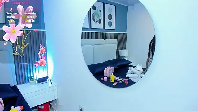 Snapshot of liz__cute chatting on November 16, 2025, 11:48 am liz cute online show from November 16, 2025, 11:48 am