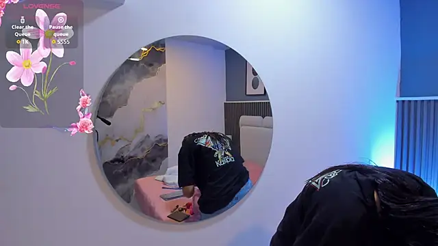 Snapshot of liz__cute chatting on November 21, 2025, 11:42 am liz cute online show from November 21, 2025, 11:42 am