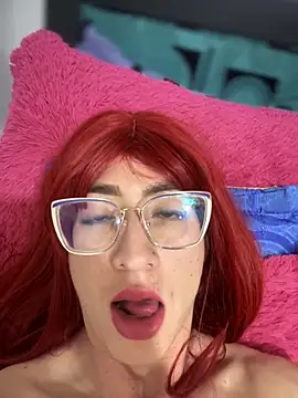 Snapshot of NICOLLE__12 chatting on October 14, 2025, 7:42 am NICOLLE 12 online show from October 14, 2025, 7:42 am