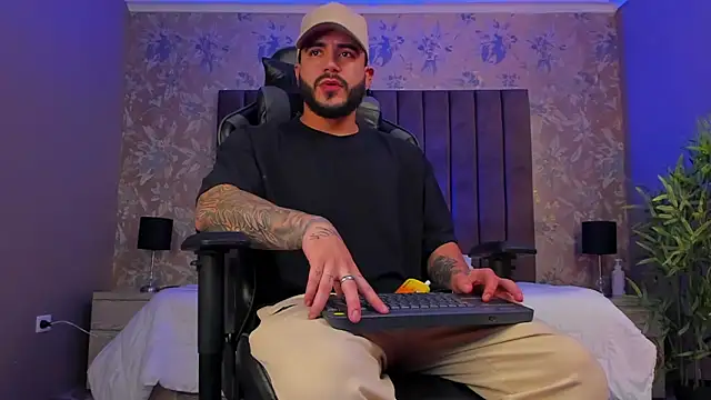 Snapshot of Dante_Dimarco chatting on October 24, 2025, 11:59 pm Dante Dimarco online show from October 24, 2025, 11:59 pm