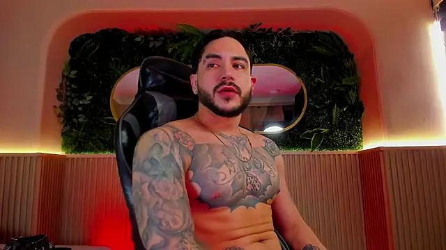 Snapshot of Dante_Dimarco chatting on December 18, 2025, 12:49 am Dante Dimarco online show from December 18, 2025, 12:49 am