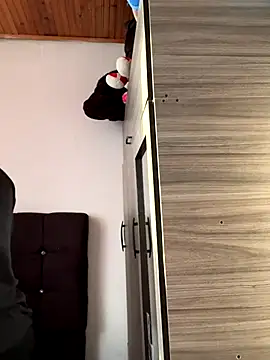 wiland hot23 online show from November 17, 2025, 9:08 pm