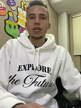 wiland hot23 online show from November 12, 2025, 4:05 am