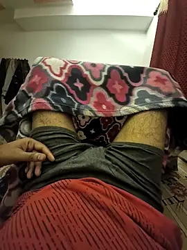 devid3795 online show from November 3, 2025, 5:27 pm