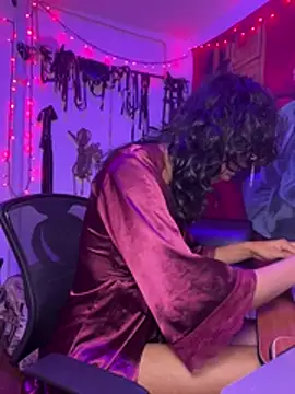 MadamLeRouge online show from March 28, 2026, 3:24 pm