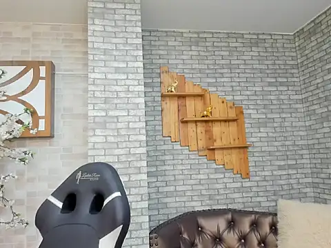 Alisonn Doll online show from November 7, 2025, 12:10 pm