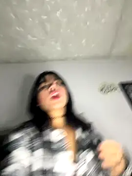 Snapshot of Veeronica_ chatting on October 10, 2025, 11:27 pm Veeronica online show from October 10, 2025, 11:27 pm