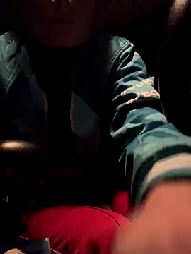 Snapshot of GoldenPussy1329 chatting on October 25, 2025, 6:41 pm GoldenPussy1329 online show from October 25, 2025, 6:41 pm