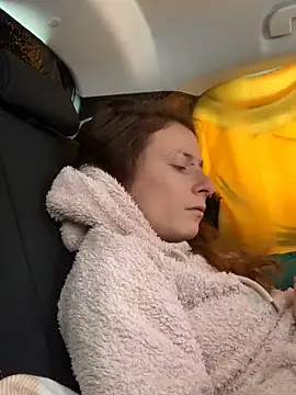 Snapshot of GoldenPussy1329 chatting on November 20, 2025, 11:44 am GoldenPussy1329 online show from November 20, 2025, 11:44 am