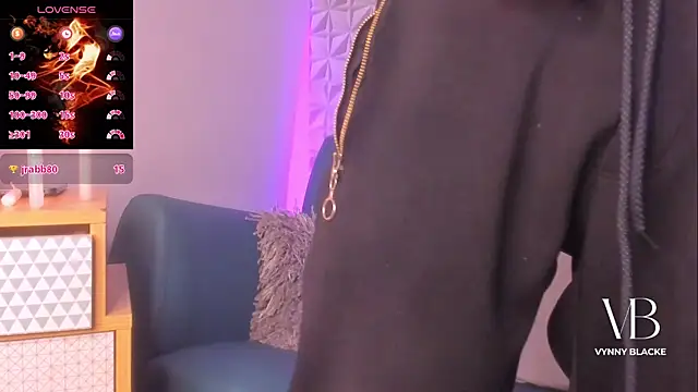 Snapshot of VynnyBlacke_ chatting on November 15, 2025, 10:36 pm VynnyBlacke online show from November 15, 2025, 10:36 pm