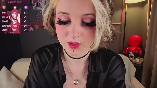 Snapshot of luna_son chatting on February 22, 2026, 9:49 pm luna son online show from February 22, 2026, 9:49 pm