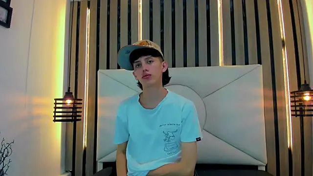 thaigo twink38 online show from April 9, 2026, 4:03 am