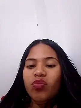 Snapshot of Antonela_19 chatting on October 12, 2025, 9:49 pm Antonela 19 online show from October 12, 2025, 9:49 pm