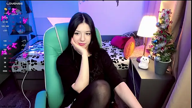 Snapshot of Azaliya_Haze chatting on December 20, 2025, 5:32 am Azaliya Haze online show from December 20, 2025, 5:32 am