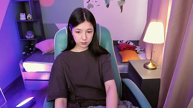 Snapshot of Azaliya_Haze chatting on February 20, 2026, 6:19 am Azaliya Haze online show from February 20, 2026, 6:19 am