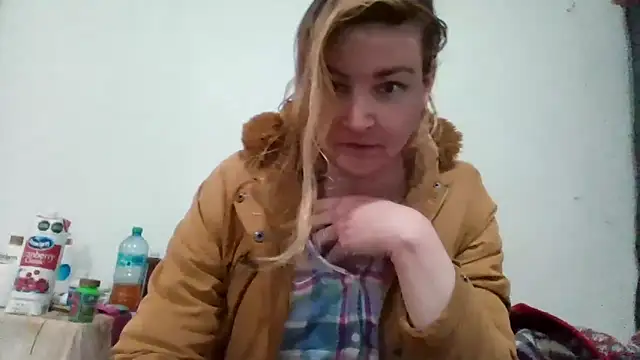 Snapshot of vagimosa chatting on December 15, 2025, 1:44 am vagimosa online show from December 15, 2025, 1:44 am