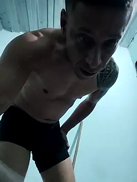 Snapshot of Dani156y chatting on October 22, 2025, 5:40 am Dani156y online show from October 22, 2025, 5:40 am