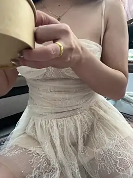 lee ly online show from April 13, 2026, 5:11 am