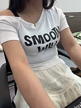 lee ly online show from April 4, 2026, 7:04 am