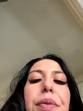 Aillineee1 online show from October 24, 2025, 10:14 am