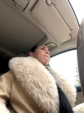 Aillineee1 online show from November 11, 2025, 9:26 am