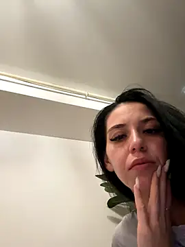 Aillineee1 online show from October 27, 2025, 9:16 pm