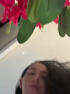 Aillineee1 online show from November 28, 2025, 10:48 am