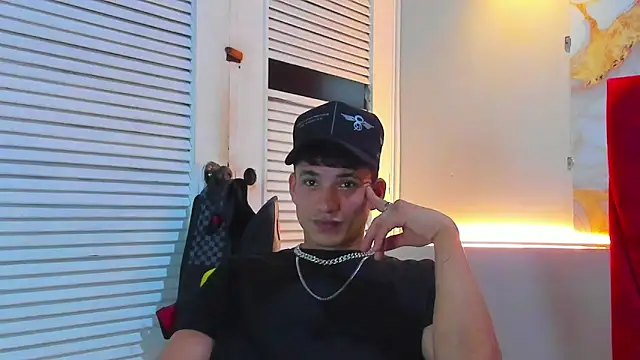 Snapshot of daniscot chatting on October 29, 2025, 4:00 am daniscot online show from October 29, 2025, 4:00 am