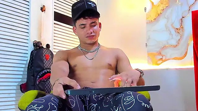 Snapshot of daniscot chatting on December 1, 2025, 3:51 am daniscot online show from December 1, 2025, 3:51 am